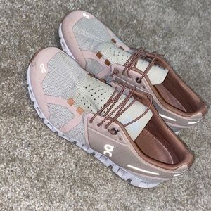 Women’s Rose Sand On Cloud running shoes